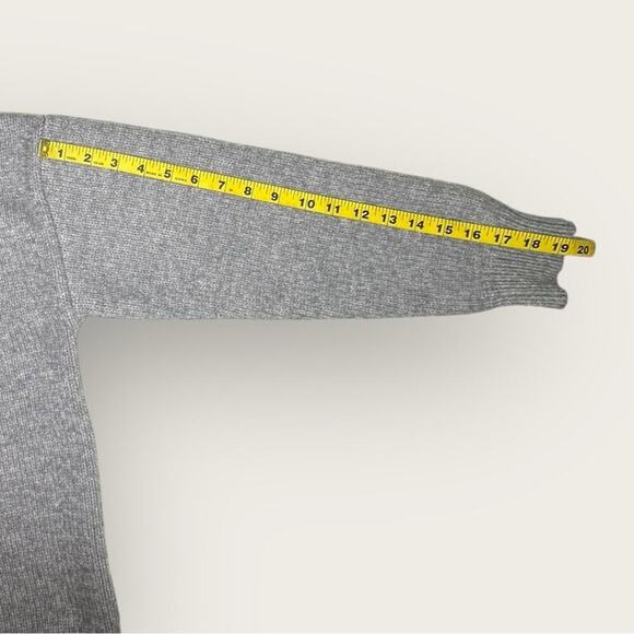 Hello Kitty & Friends Forever 21 | Angel Drop-Sleeve Sweater | Gray | Small - Picture 11 of 13